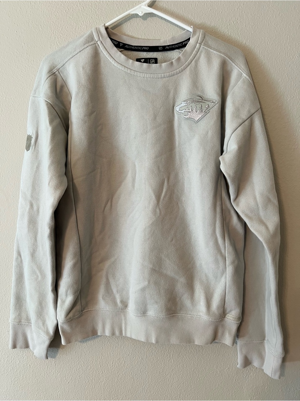 Fanatics Minnesota Wild Light Gray Men's Crewneck Sweatshirt